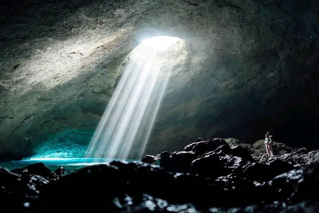 Blue Cave natural scenery